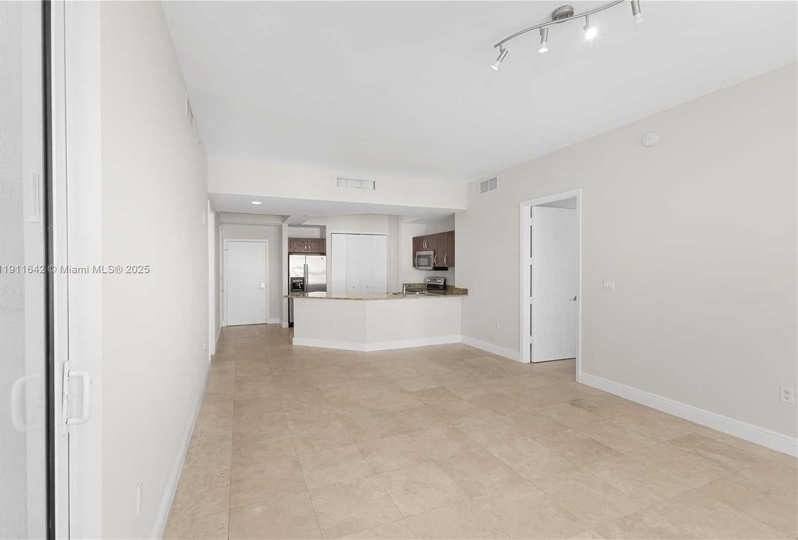 Small Image of 19900 EAST COUNTRY CLUB DR #PH18, Aventura Number 12