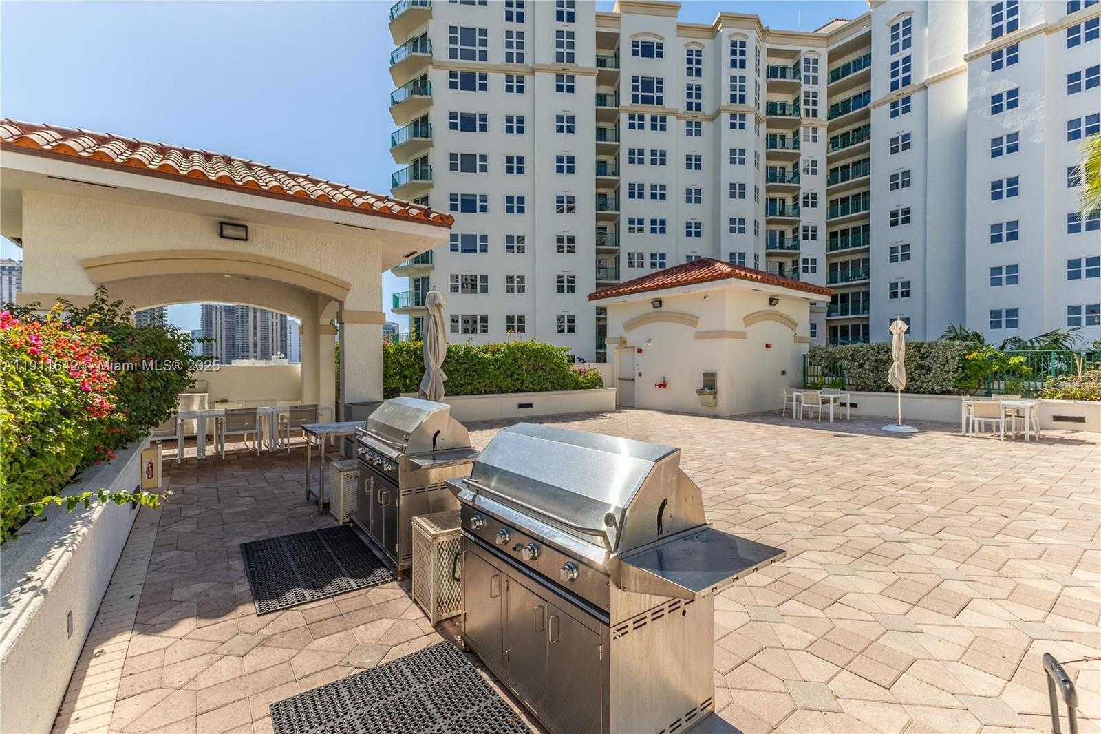 Small Image of 19900 EAST COUNTRY CLUB DR #PH18, Aventura Number 34