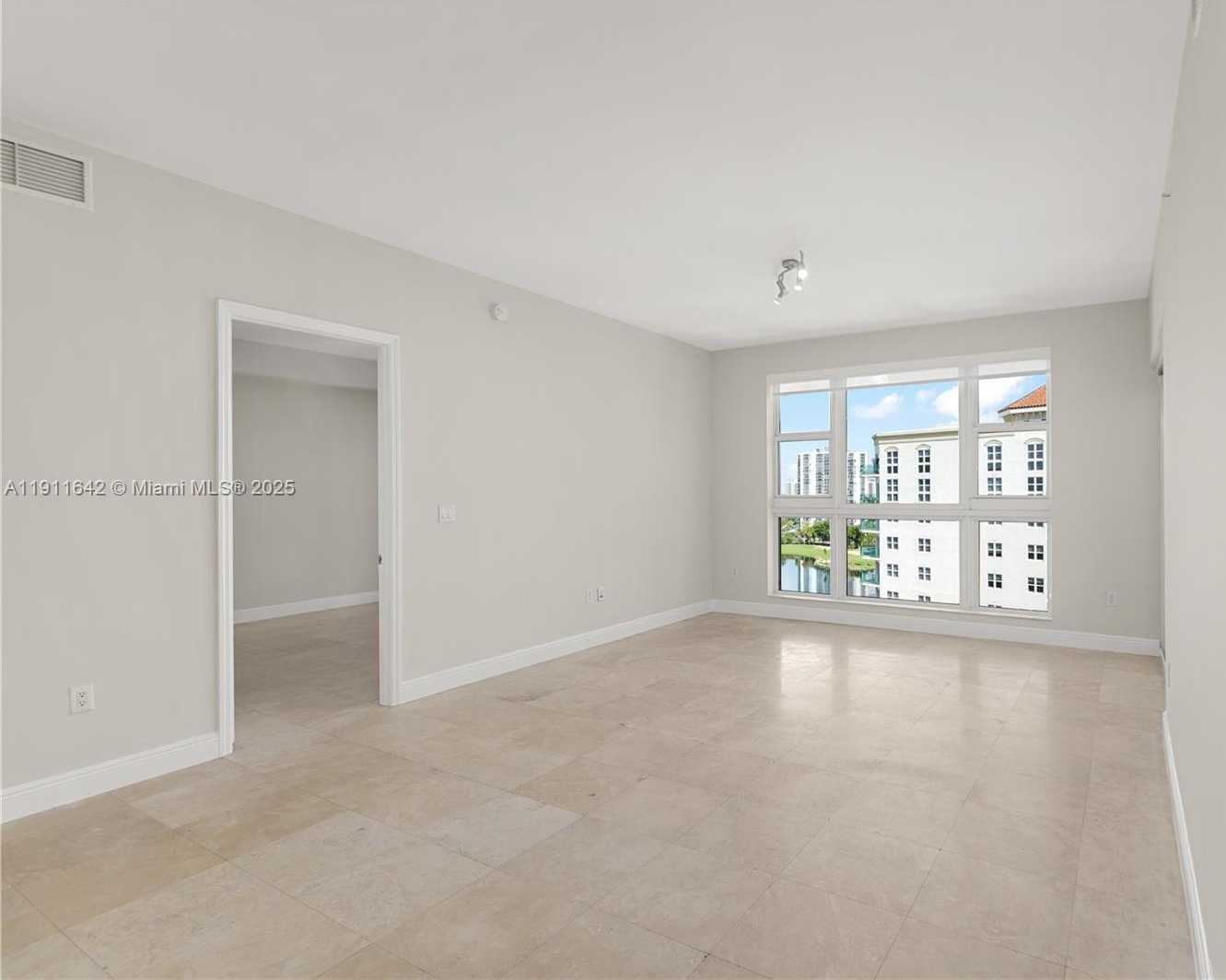 Small Image of 19900 EAST COUNTRY CLUB DR #PH18, Aventura Number 8