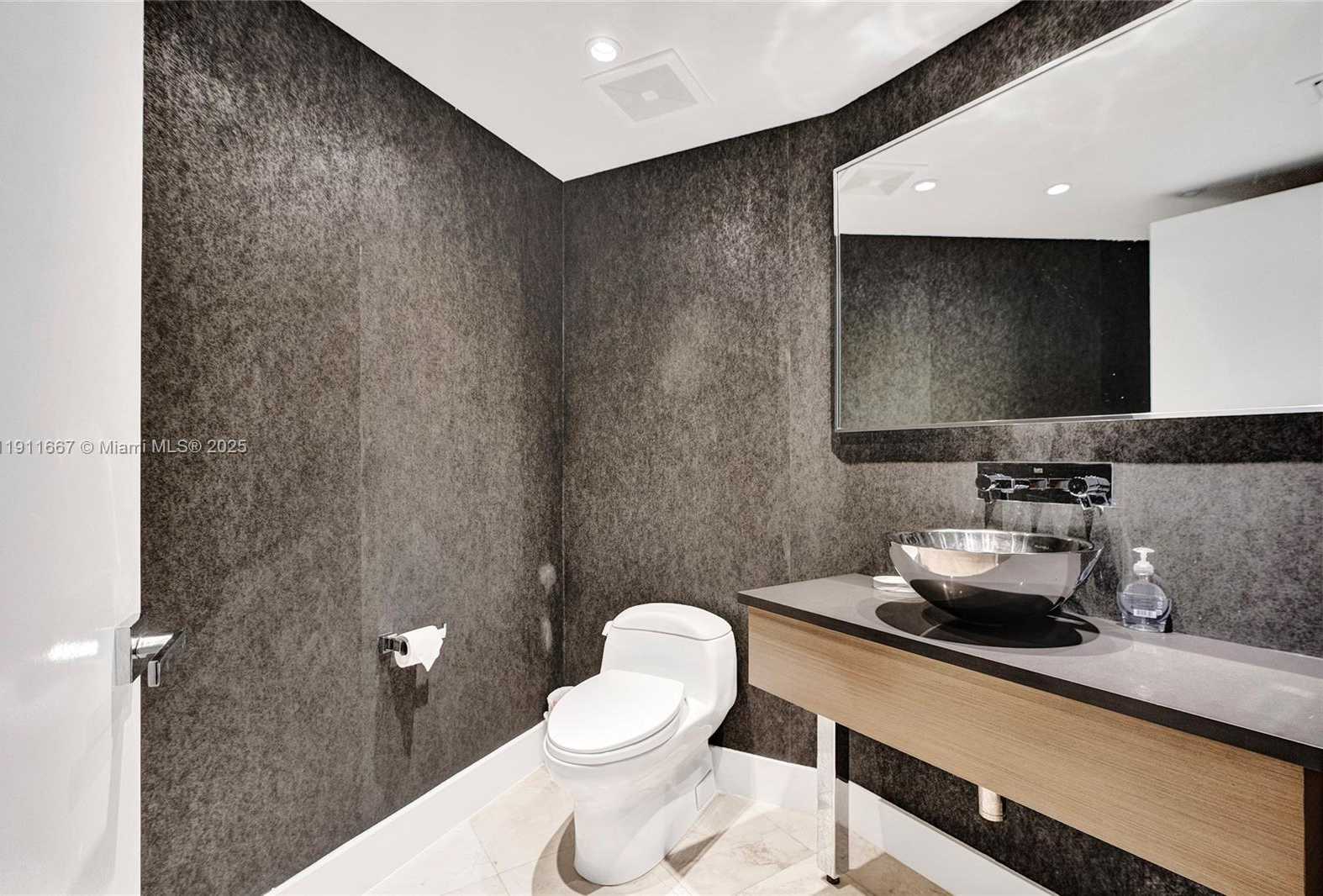 Small Image of 19111 COLLINS AVE #1602, Sunny Isles Beach Number 53