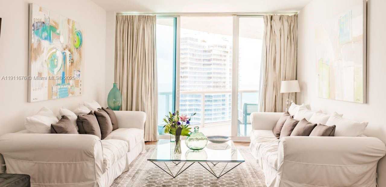 Small Image of 300 SOUTH POINTE DR #3506, Miami Beach Number 17