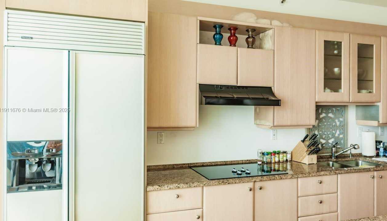 Small Image of 300 SOUTH POINTE DR #3506, Miami Beach Number 30