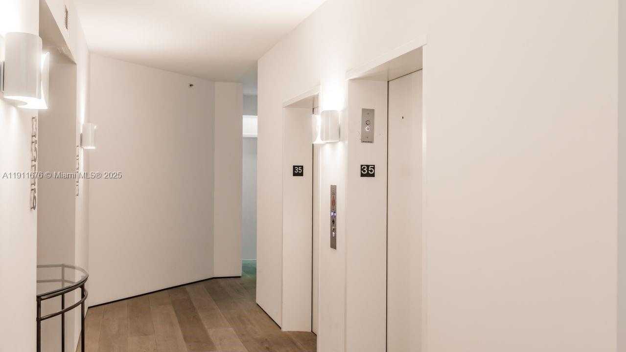 Small Image of 300 SOUTH POINTE DR #3506, Miami Beach Number 31