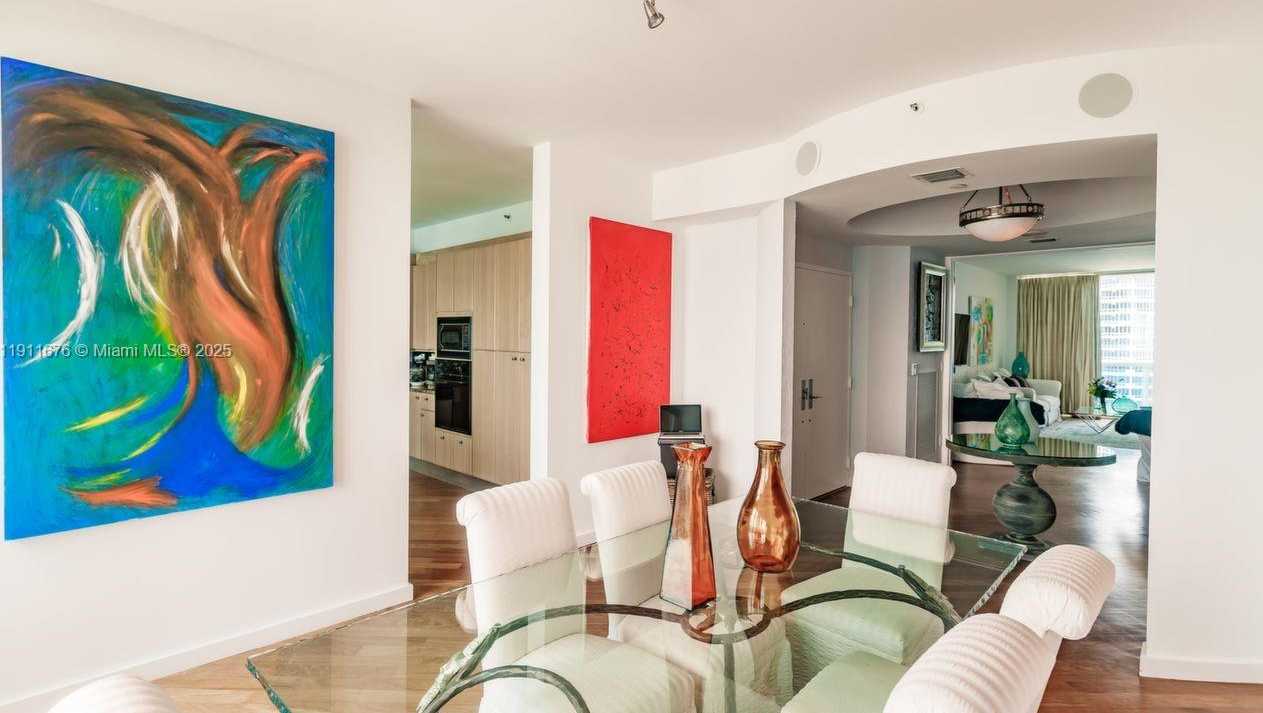 Small Image of 300 SOUTH POINTE DR #3506, Miami Beach Number 8