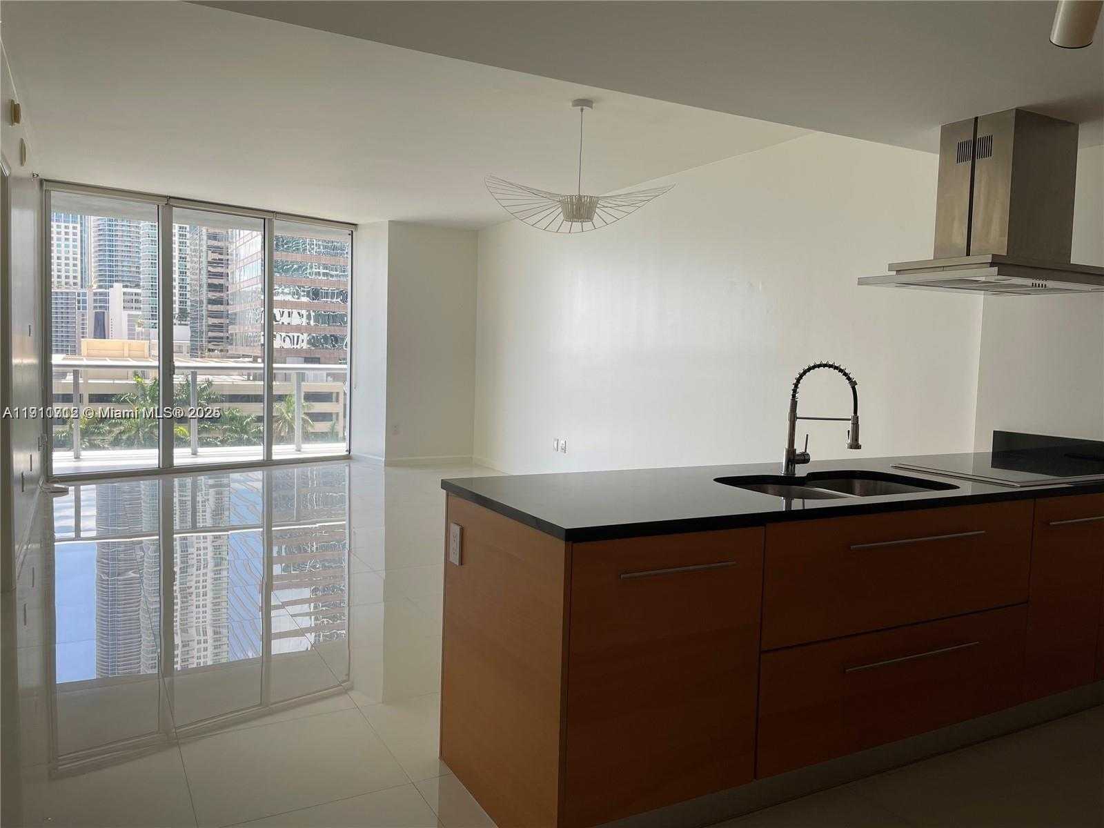 Small Image of 495 BRICKELL AVE #909, Miami Number 6