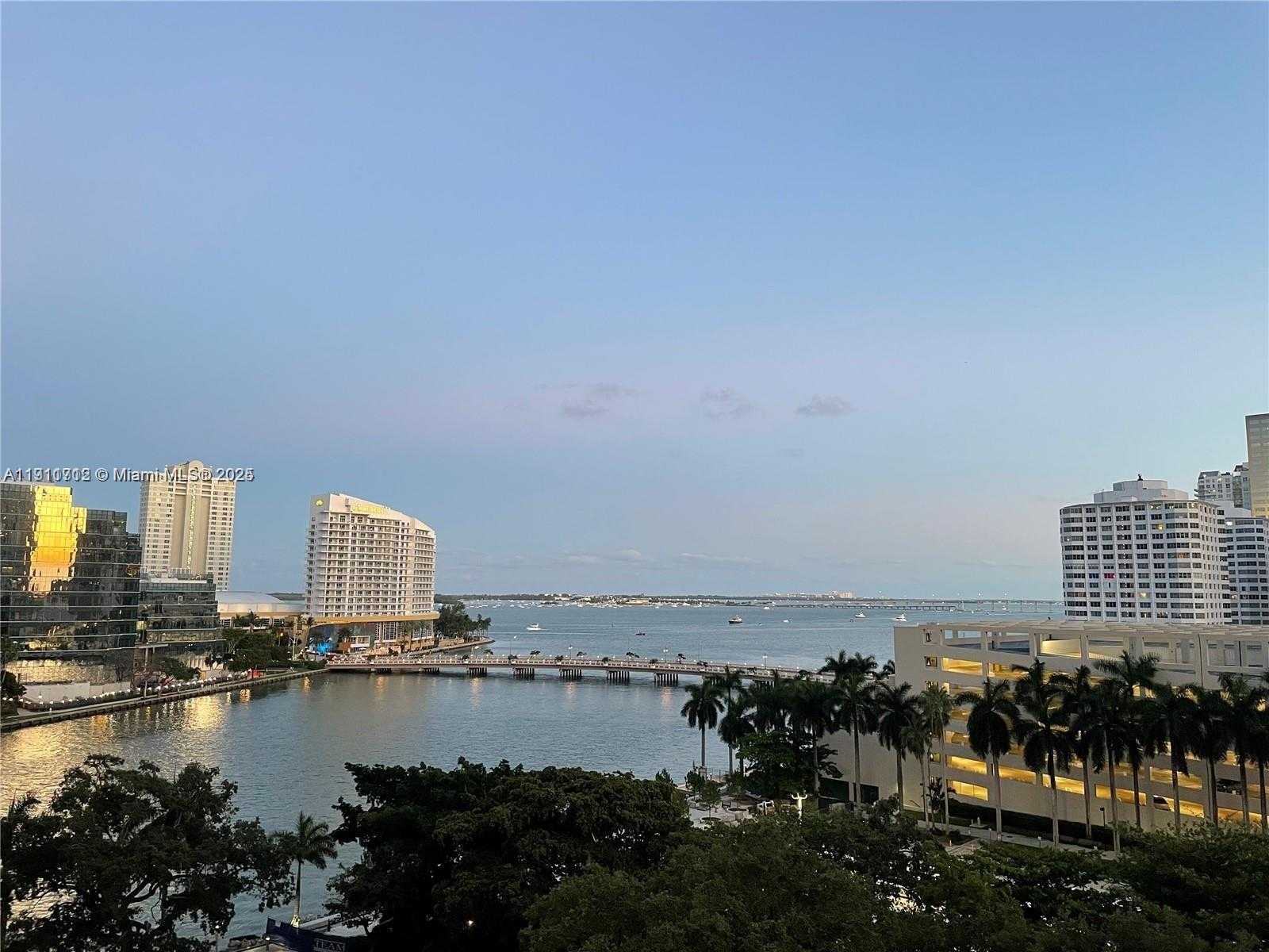 Small Image of 495 BRICKELL AVE #909, Miami Number 8