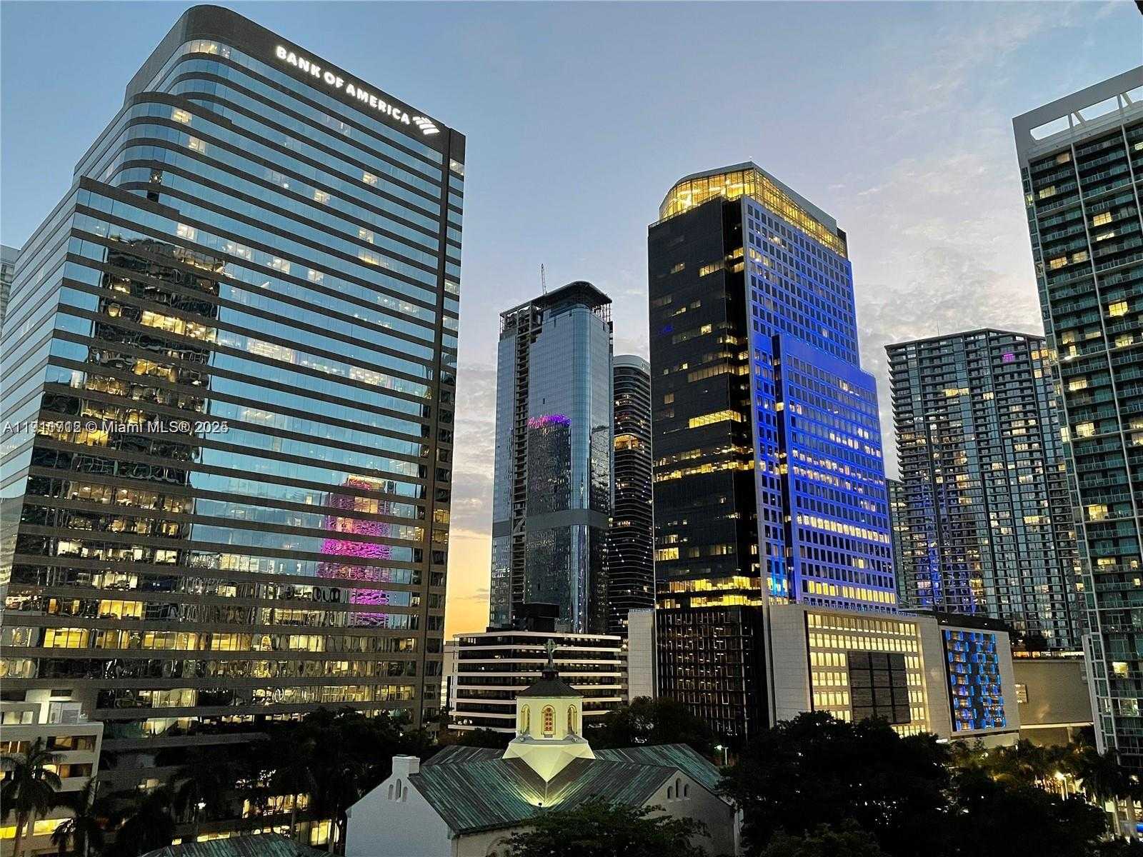 Small Image of 495 BRICKELL AVE #909, Miami Number 9