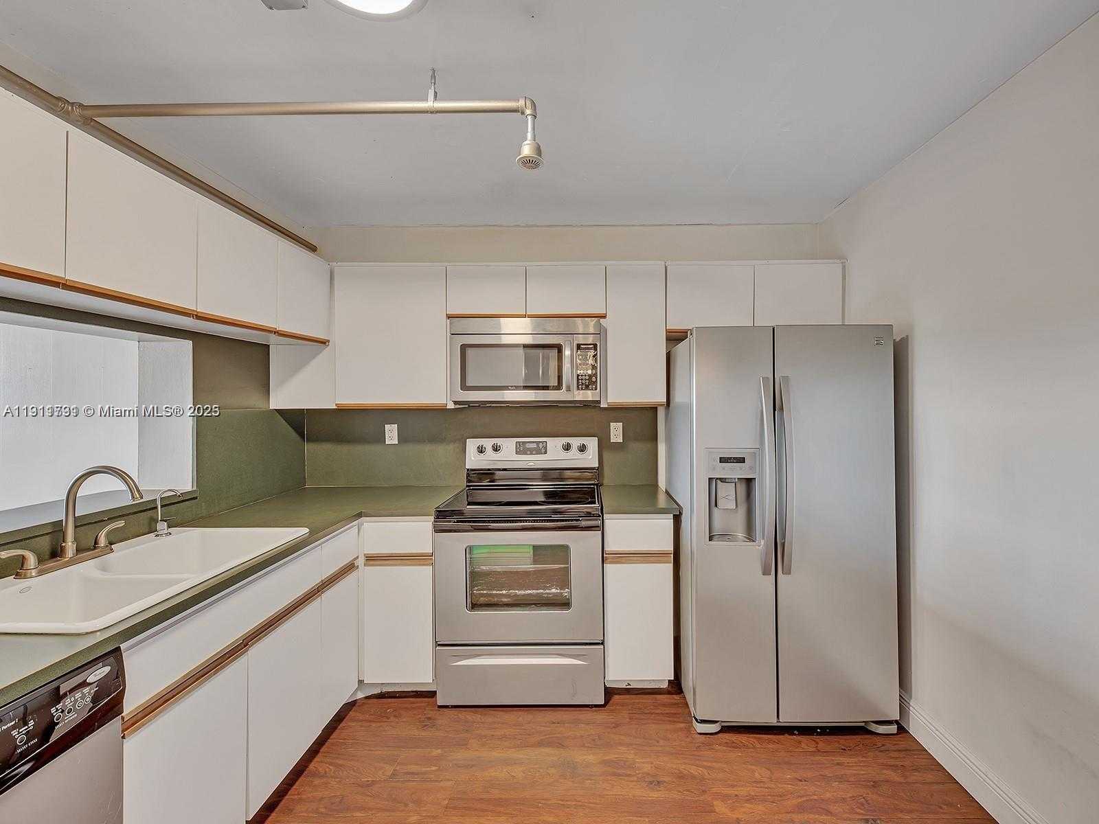 Small Image of 2555 COLLINS AVE #1604, Miami Beach Number 11