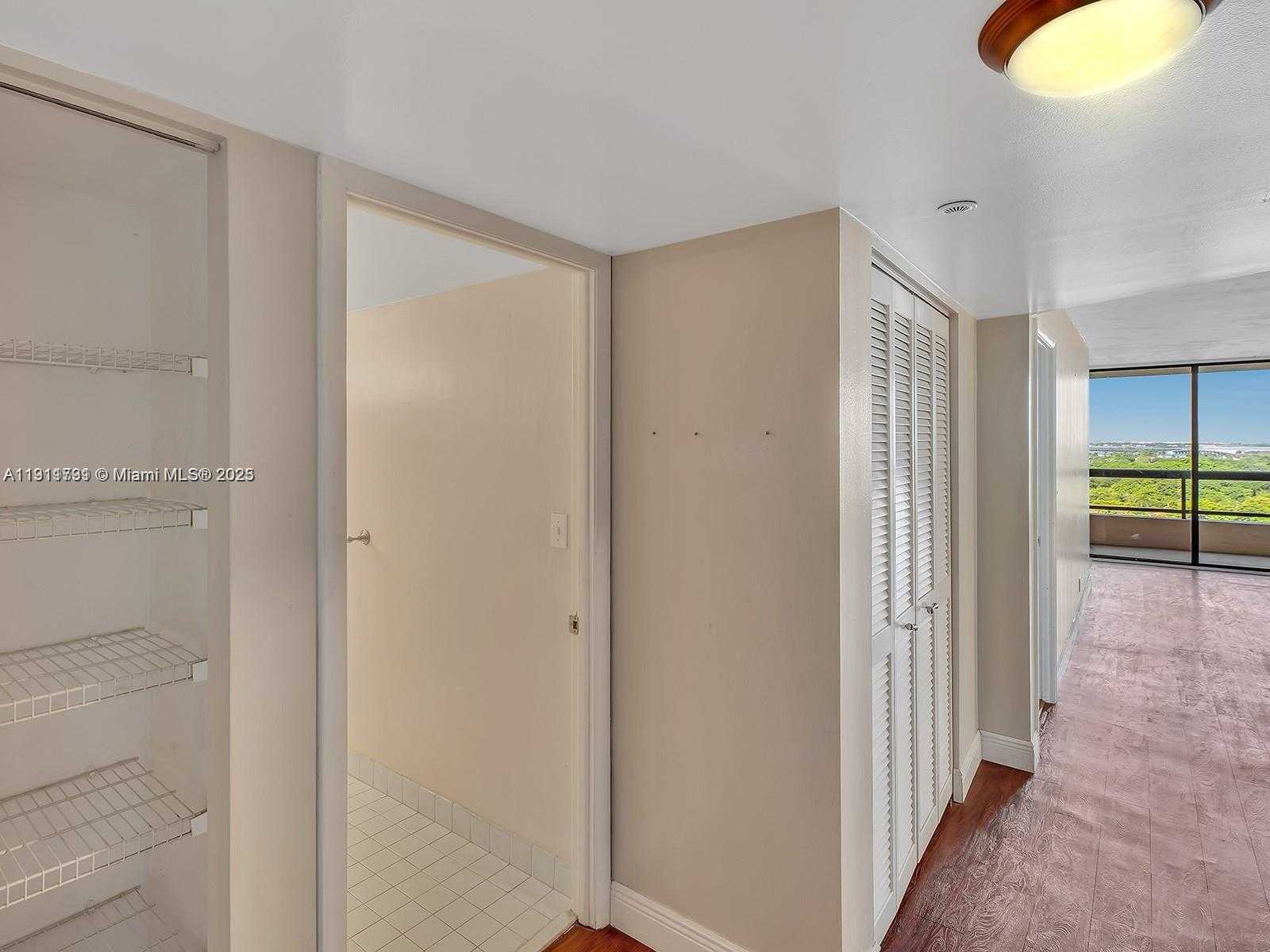 Small Image of 2555 COLLINS AVE #1604, Miami Beach Number 22