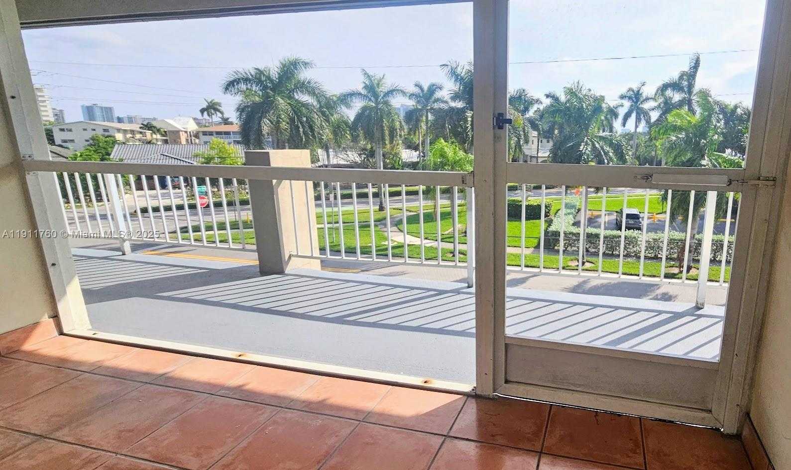 Small Image of 300 LAYNE BLVD #313, Hallandale Beach Number 3