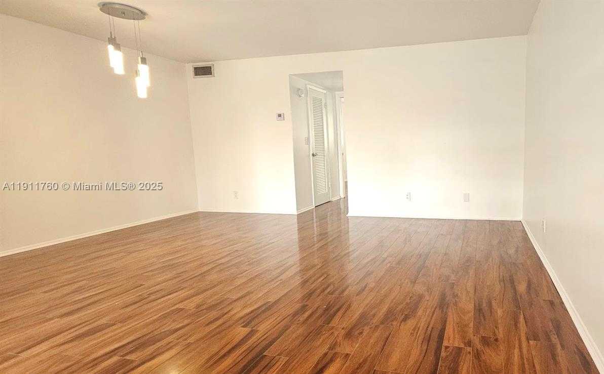 Small Image of 300 LAYNE BLVD #313, Hallandale Beach Number 5