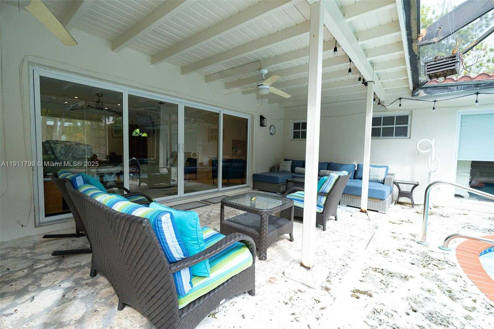 Small Image of 220 BUTTONWOOD DR, Key Biscayne Number 17