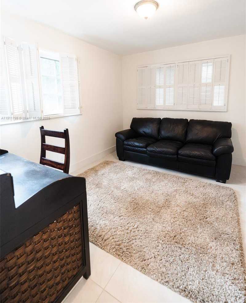 Small Image of 220 BUTTONWOOD DR, Key Biscayne Number 8