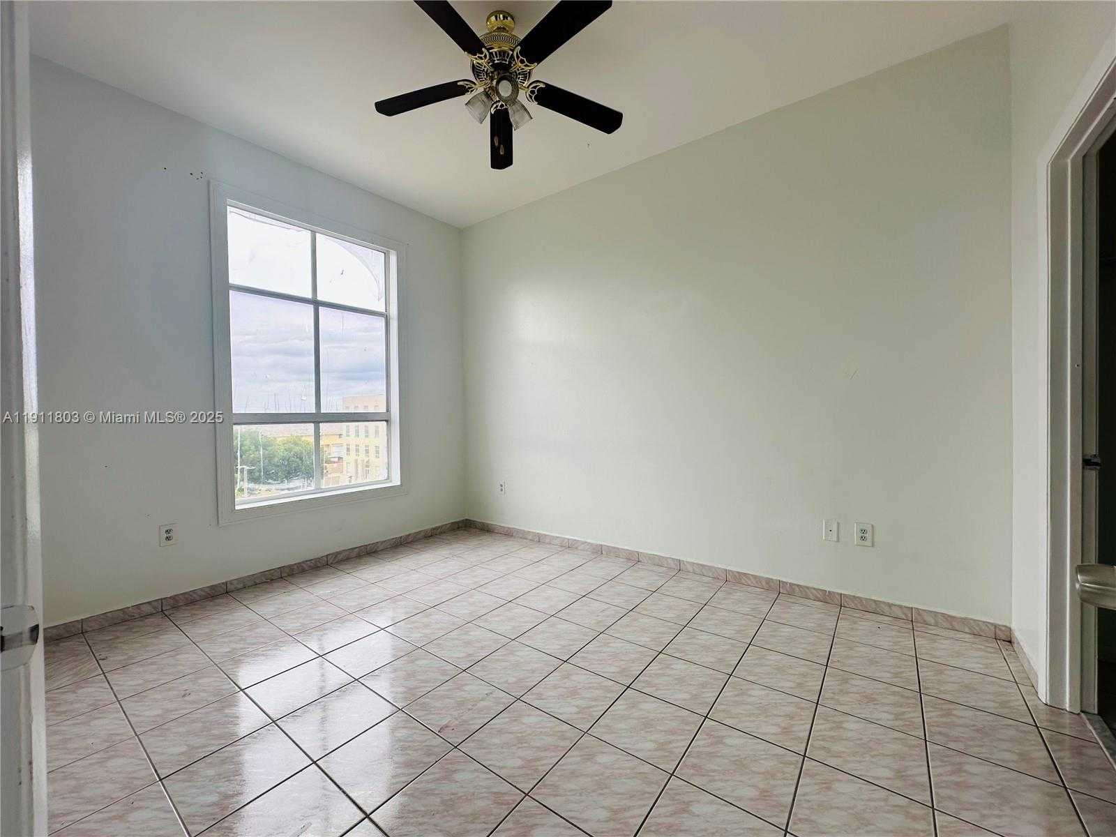Small Image of 7420 WEST 20TH AVE #432, Hialeah Number 4