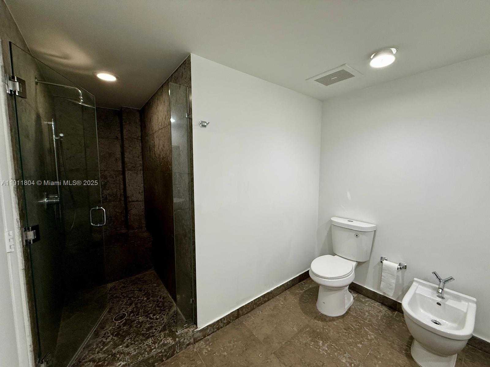 Small Image of 495 BRICKELL AVE #4408, Miami Number 10