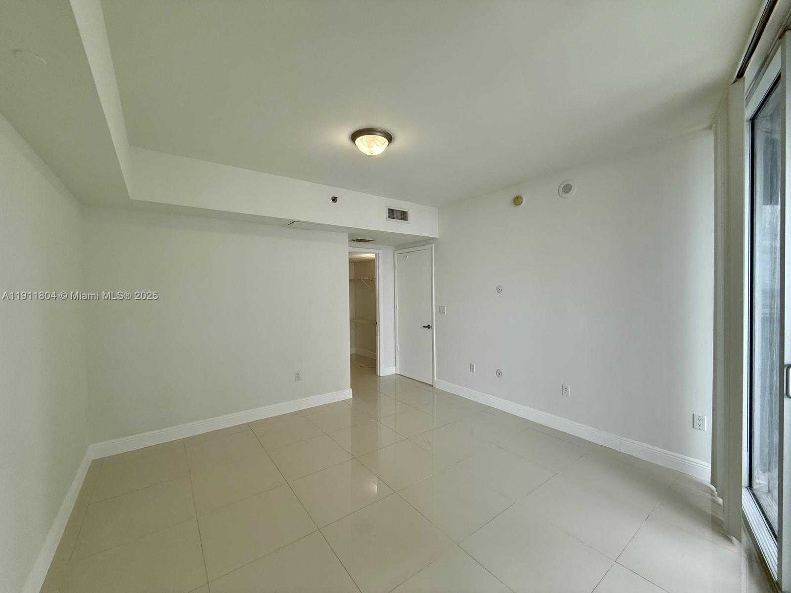 Small Image of 495 BRICKELL AVE #4408, Miami Number 15