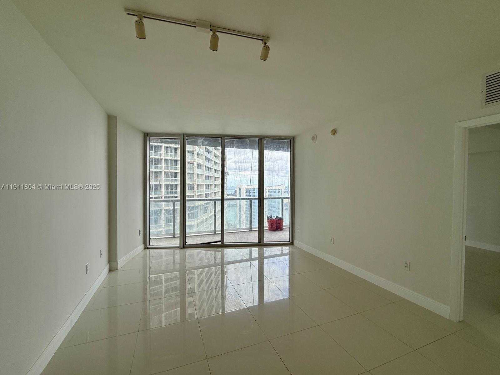 Small Image of 495 BRICKELL AVE #4408, Miami Number 16