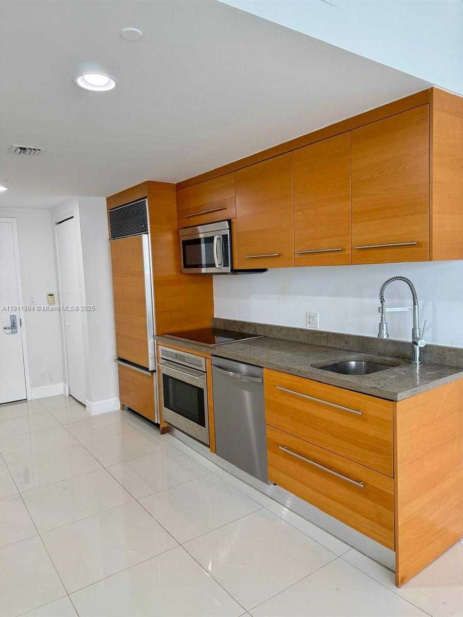 Small Image of 495 BRICKELL AVE #4408, Miami Number 7