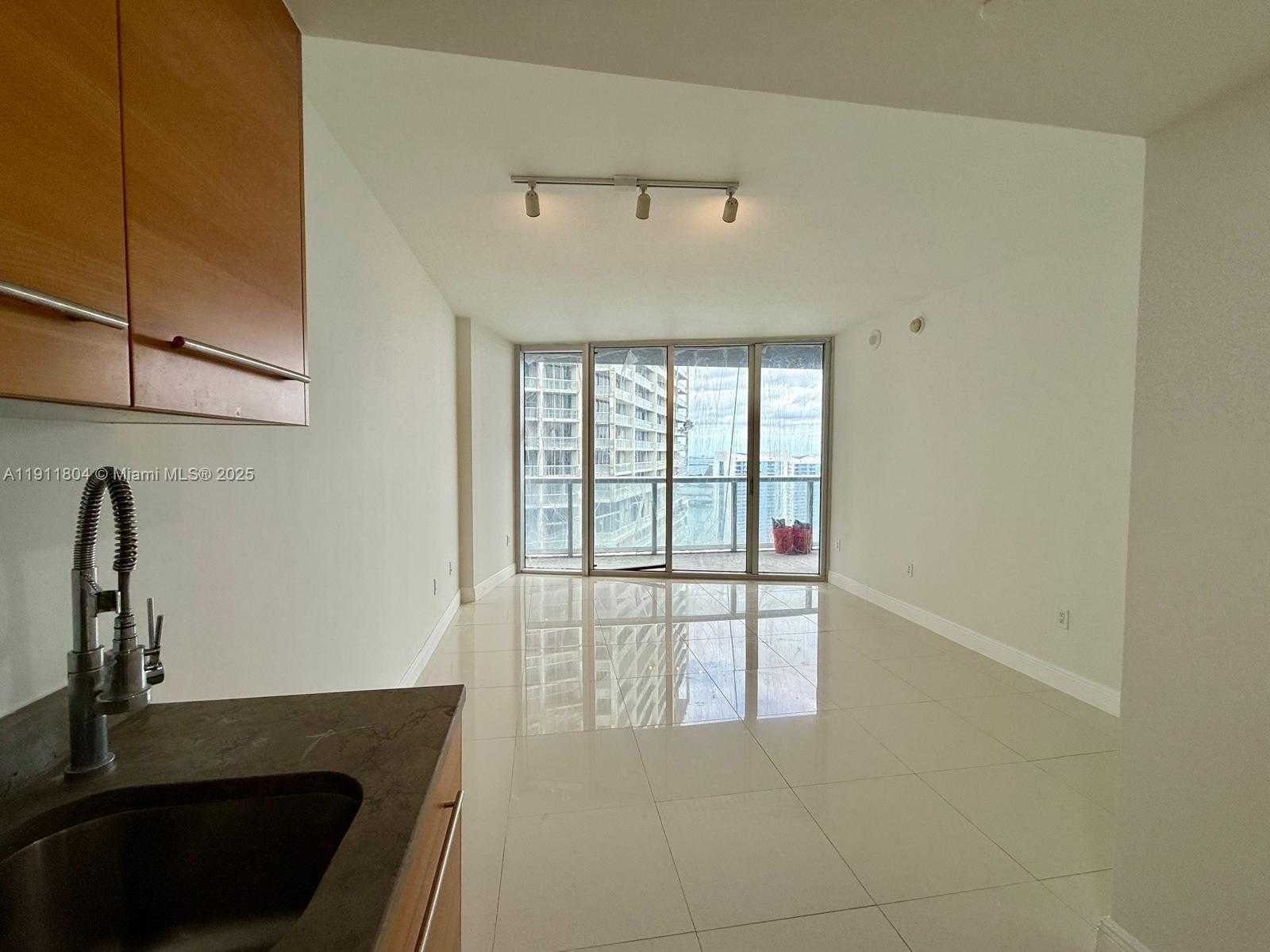 Small Image of 495 BRICKELL AVE #4408, Miami Number 9