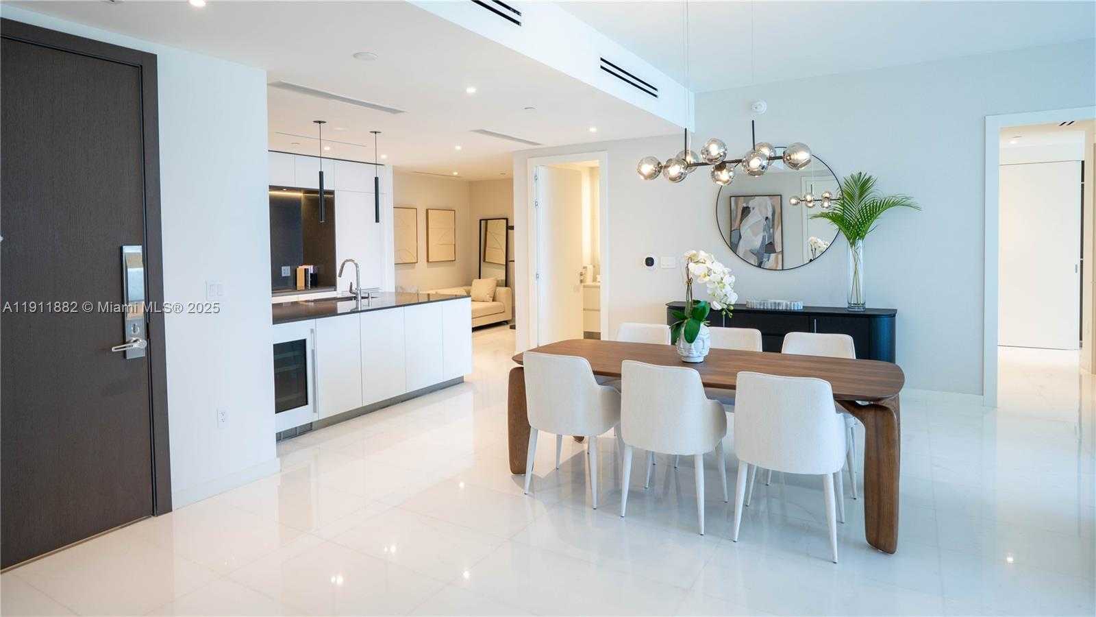 Small Image of 300 BISCAYNE BOULEVARD WAY #503C, Miami Number 11