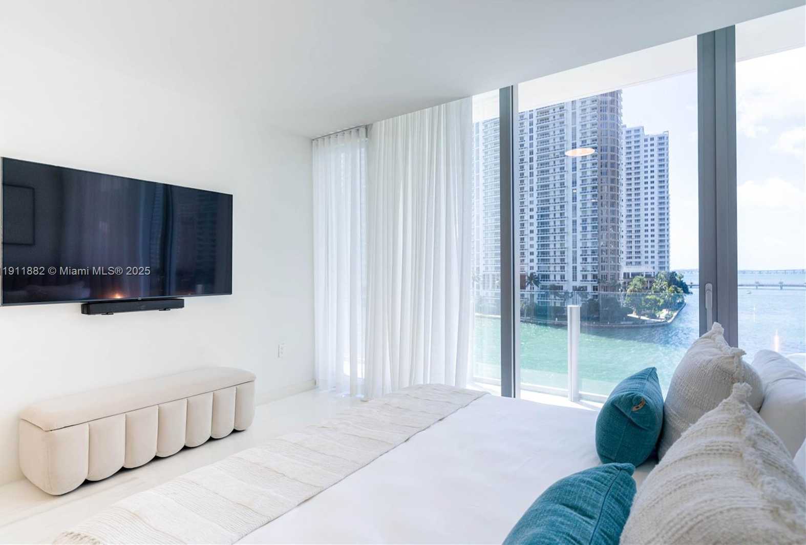 Small Image of 300 BISCAYNE BOULEVARD WAY #503C, Miami Number 15