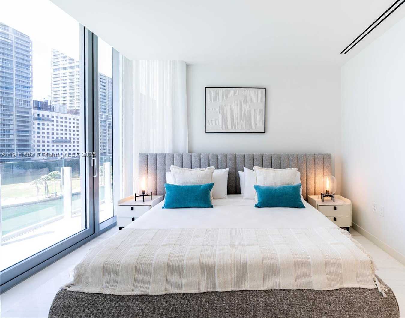 Small Image of 300 BISCAYNE BOULEVARD WAY #503C, Miami Number 16