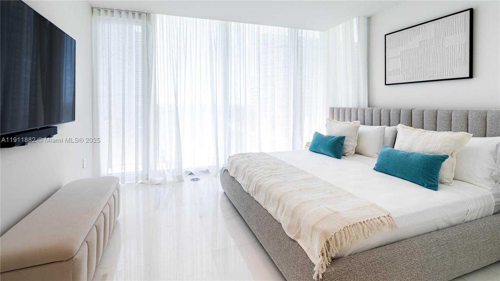 Small Image of 300 BISCAYNE BOULEVARD WAY #503C, Miami Number 18