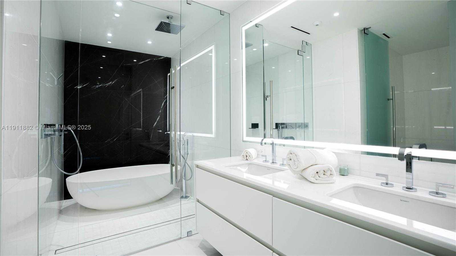 Small Image of 300 BISCAYNE BOULEVARD WAY #503C, Miami Number 20