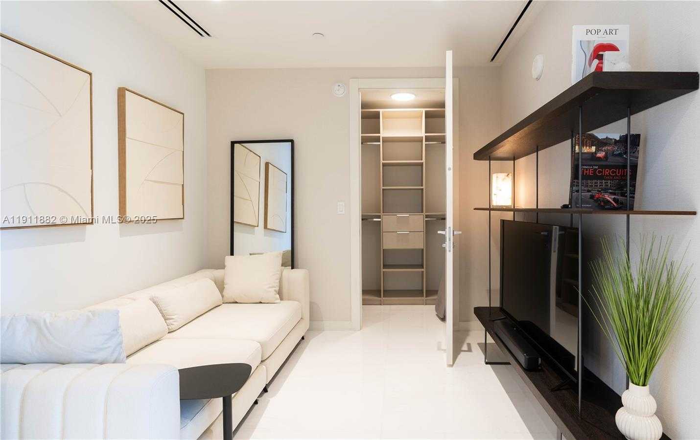 Small Image of 300 BISCAYNE BOULEVARD WAY #503C, Miami Number 30