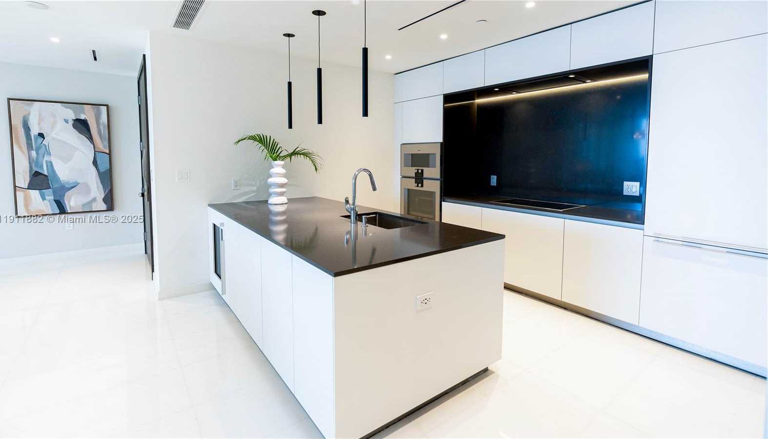 Small Image of 300 BISCAYNE BOULEVARD WAY #503C, Miami Number 7