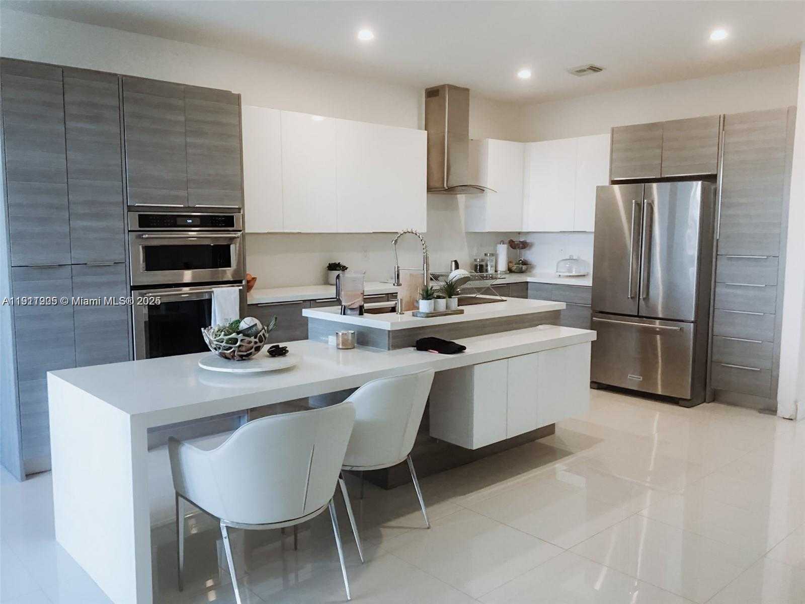 Small Image of 15264 SOUTH WEST 91ST LN #15264, Miami Number 4