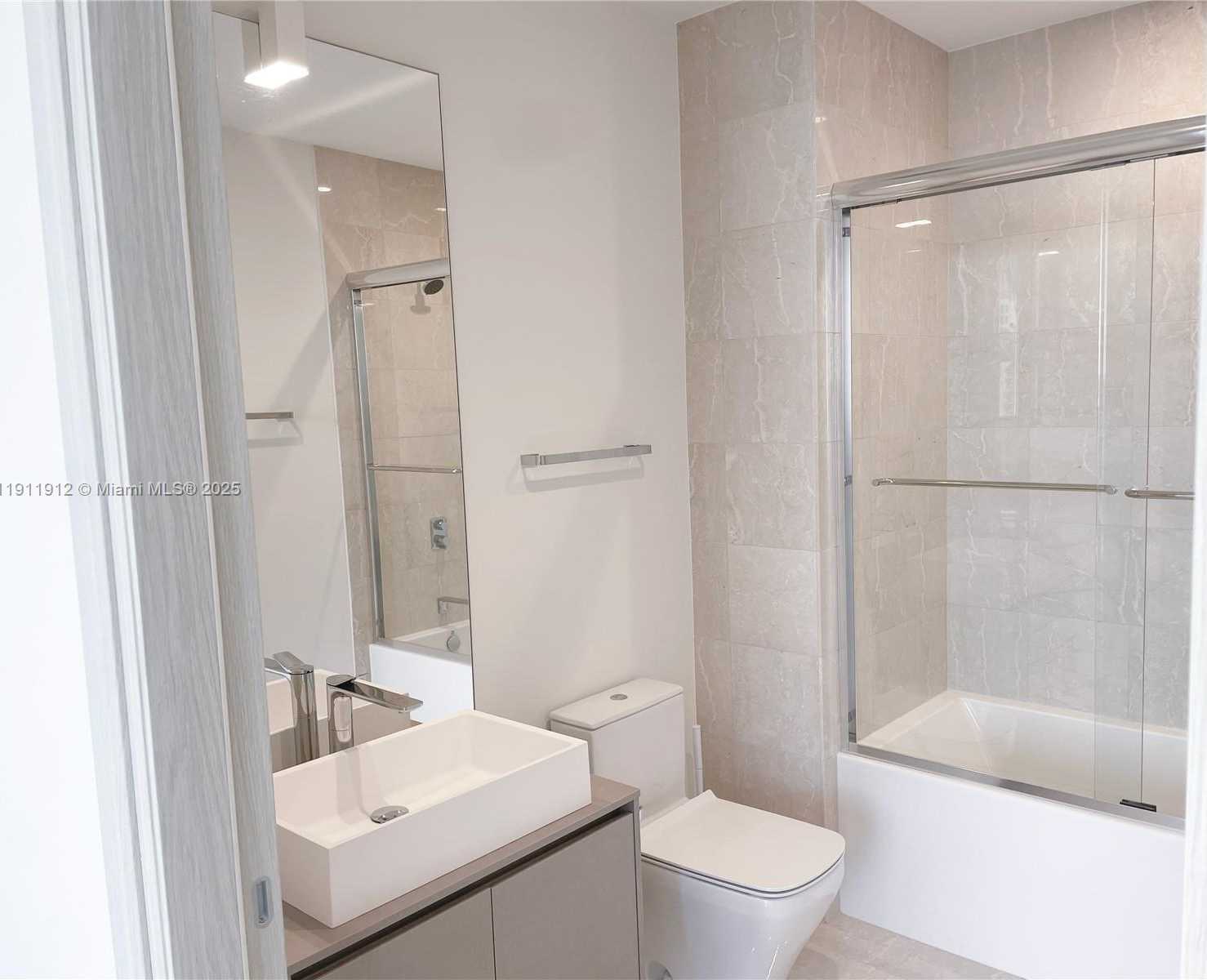 Small Image of 1000 BRICKELL PLZ #PH5405, Miami Number 15