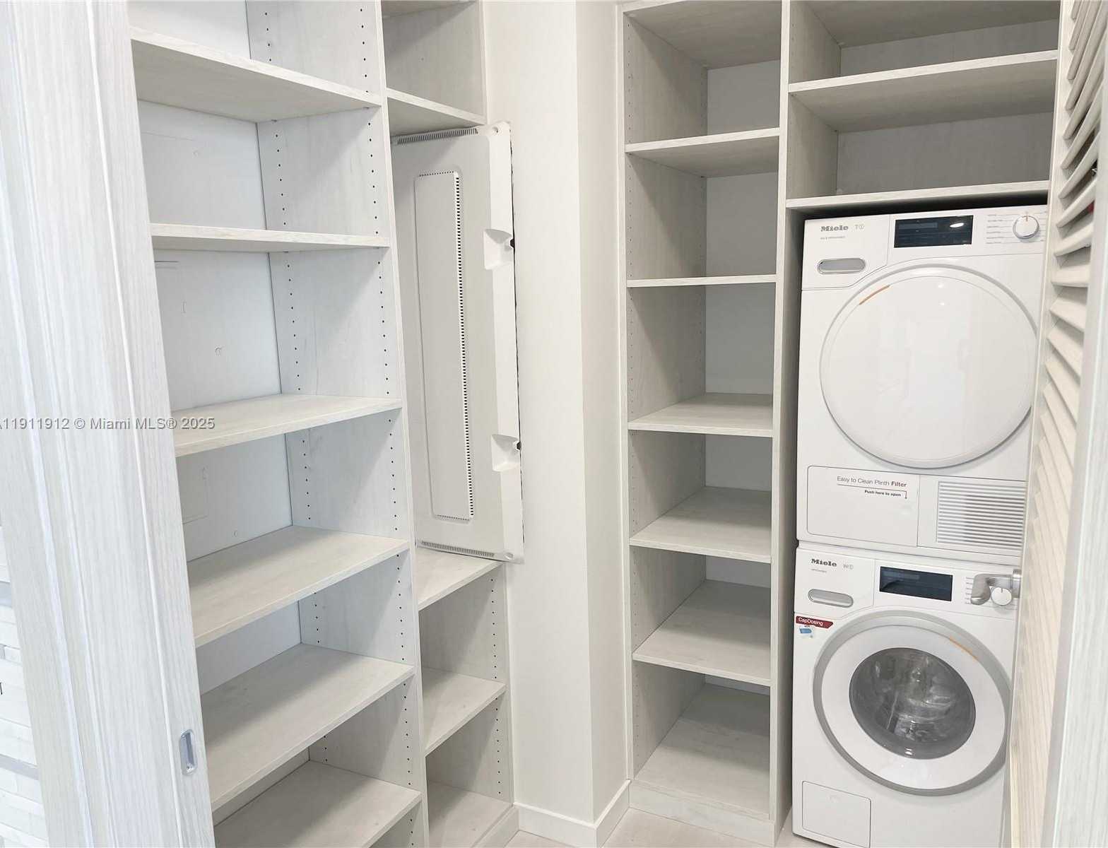 Small Image of 1000 BRICKELL PLZ #PH5405, Miami Number 5