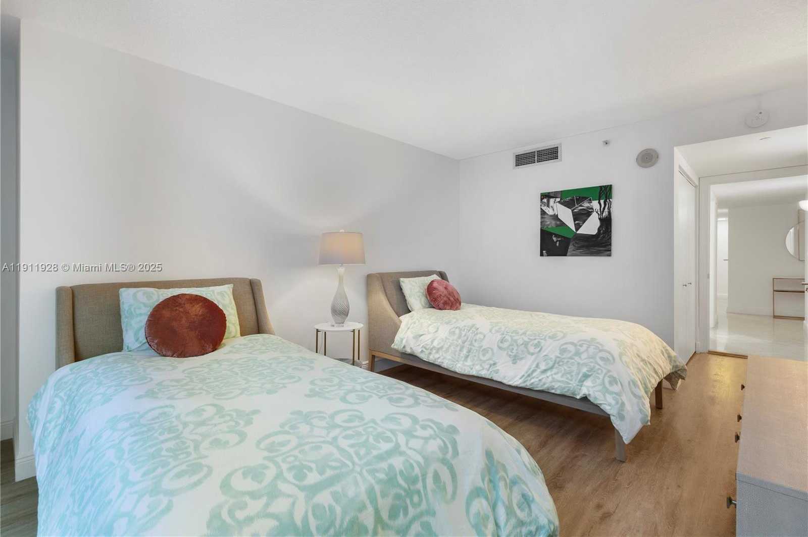 Small Image of 2101 BRICKELL AVE #606, Miami Number 14