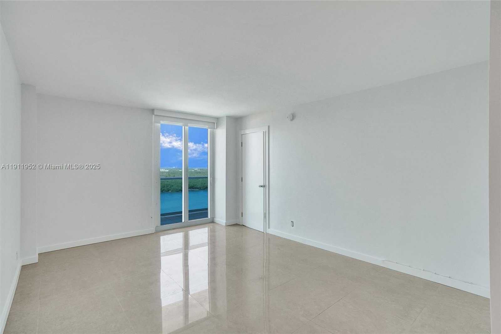 Small Image of 100 BAYVIEW DR #2121, Sunny Isles Beach Number 16
