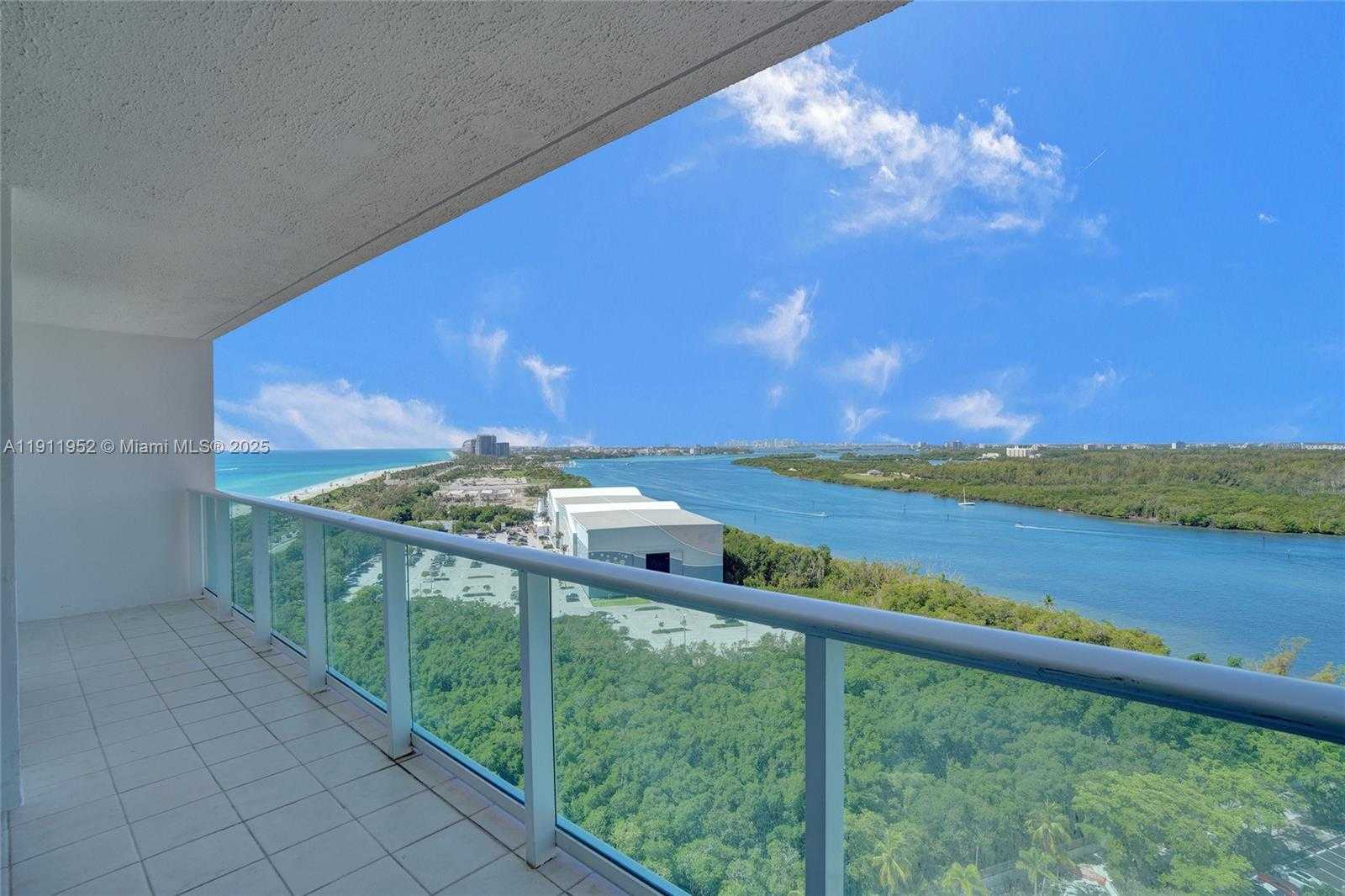 Small Image of 100 BAYVIEW DR #2121, Sunny Isles Beach Number 2