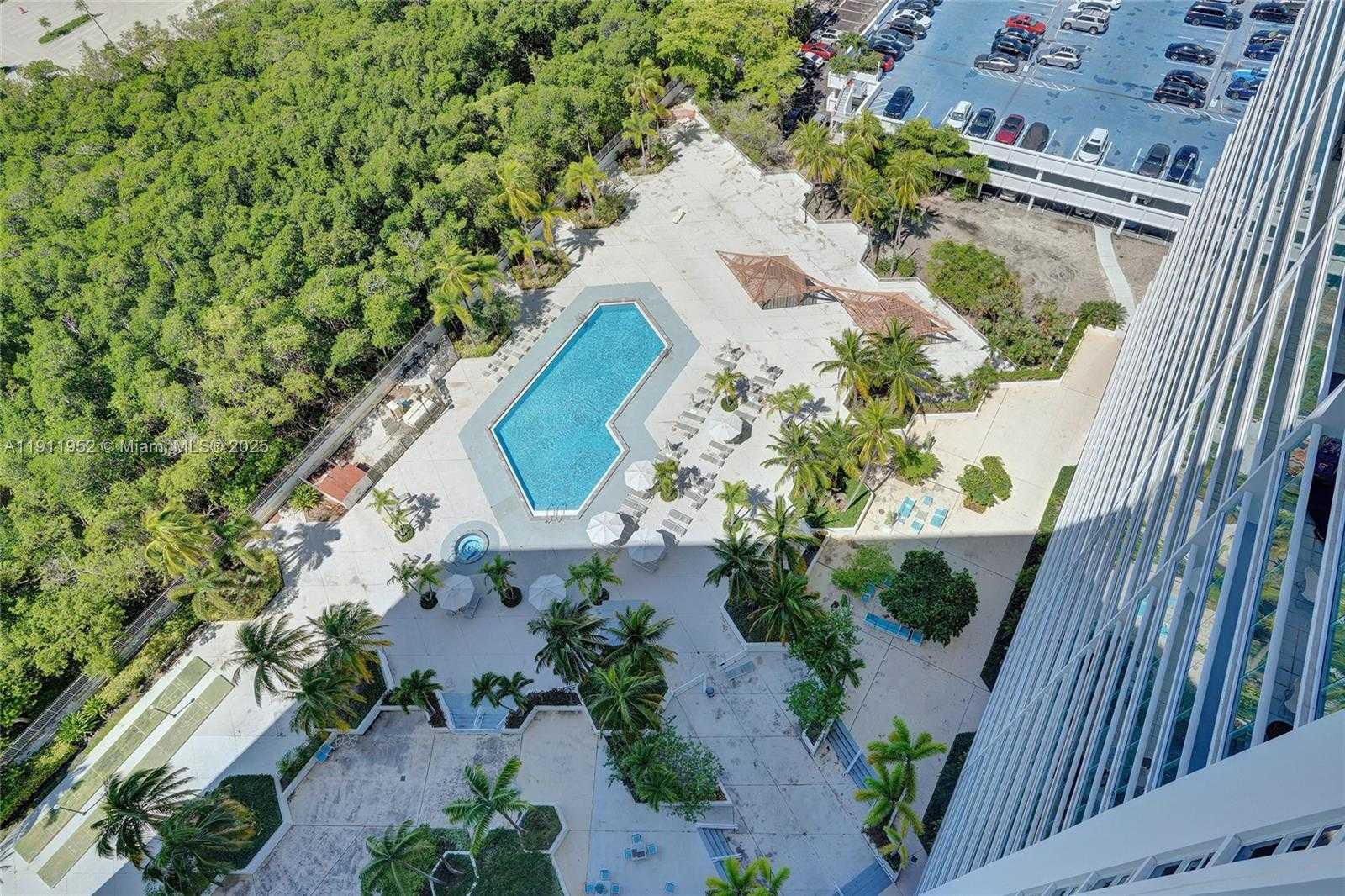 Small Image of 100 BAYVIEW DR #2121, Sunny Isles Beach Number 28
