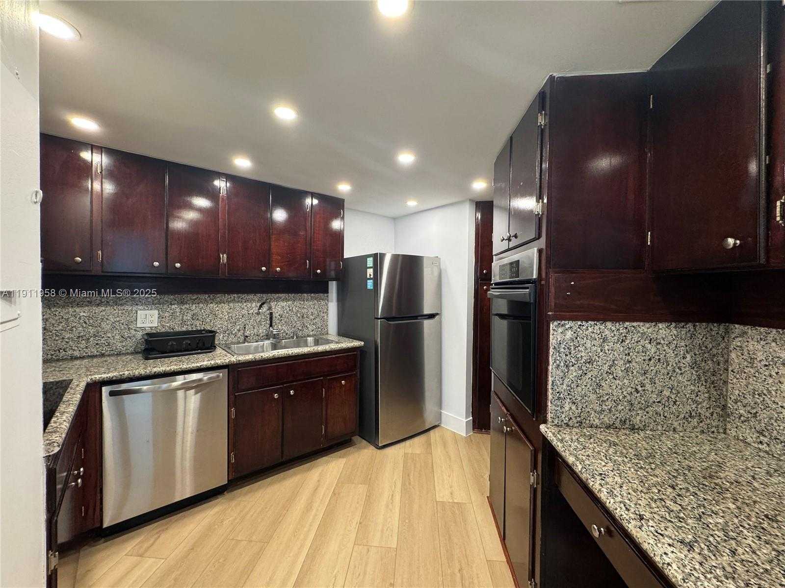 Small Image of 999 BRICKELL BAY DR #801, Miami Number 11