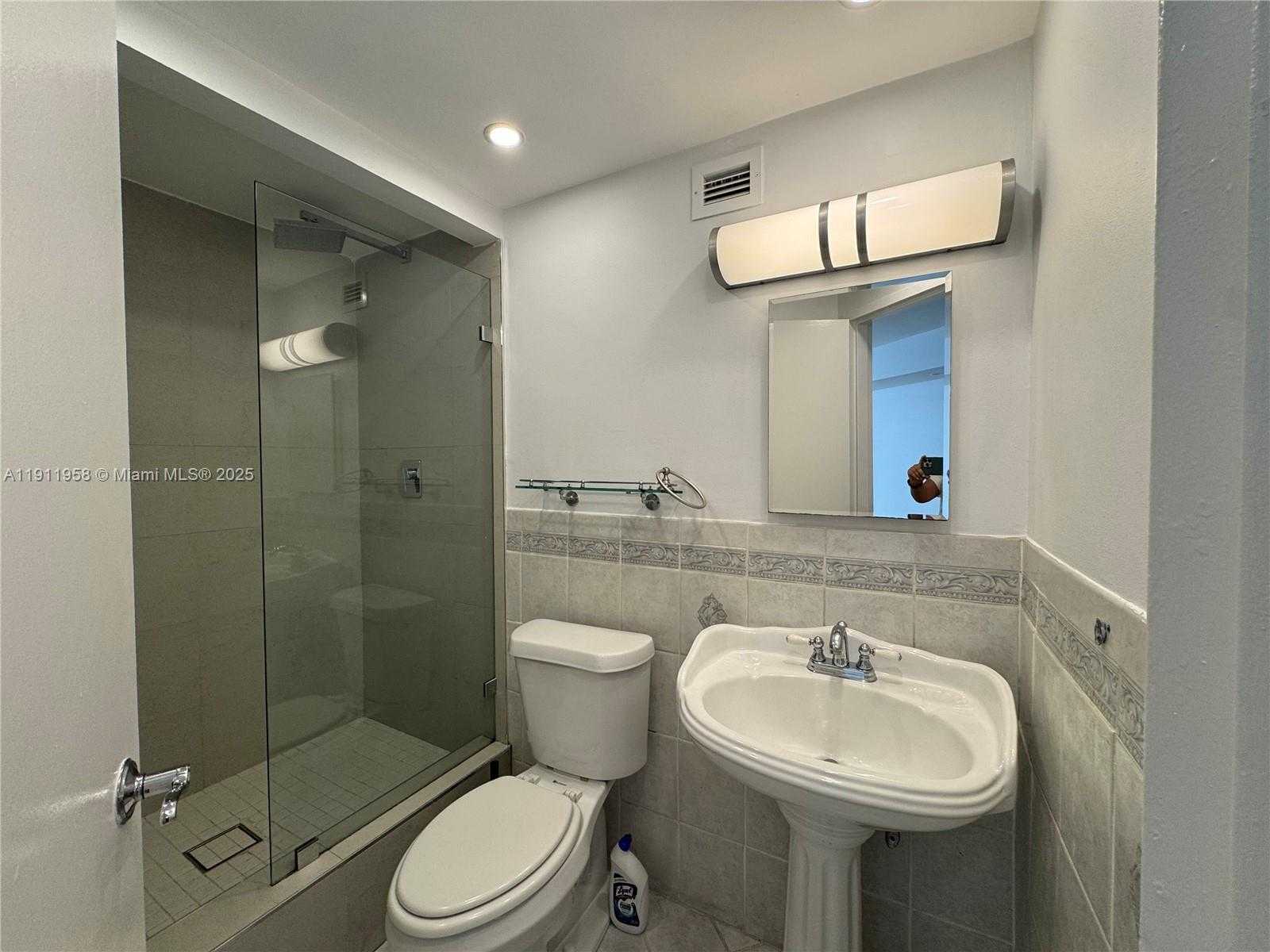 Small Image of 999 BRICKELL BAY DR #801, Miami Number 12