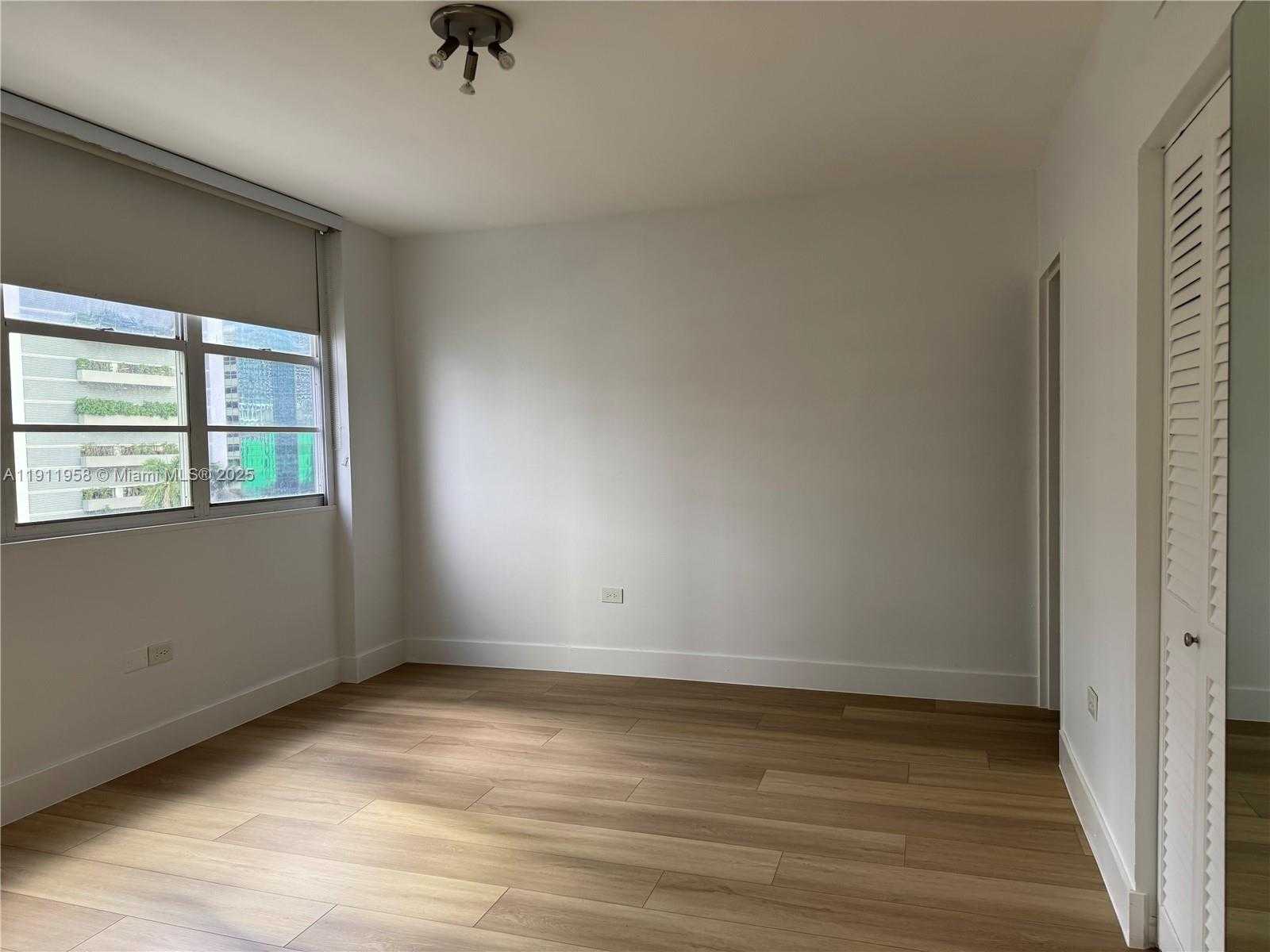 Small Image of 999 BRICKELL BAY DR #801, Miami Number 15