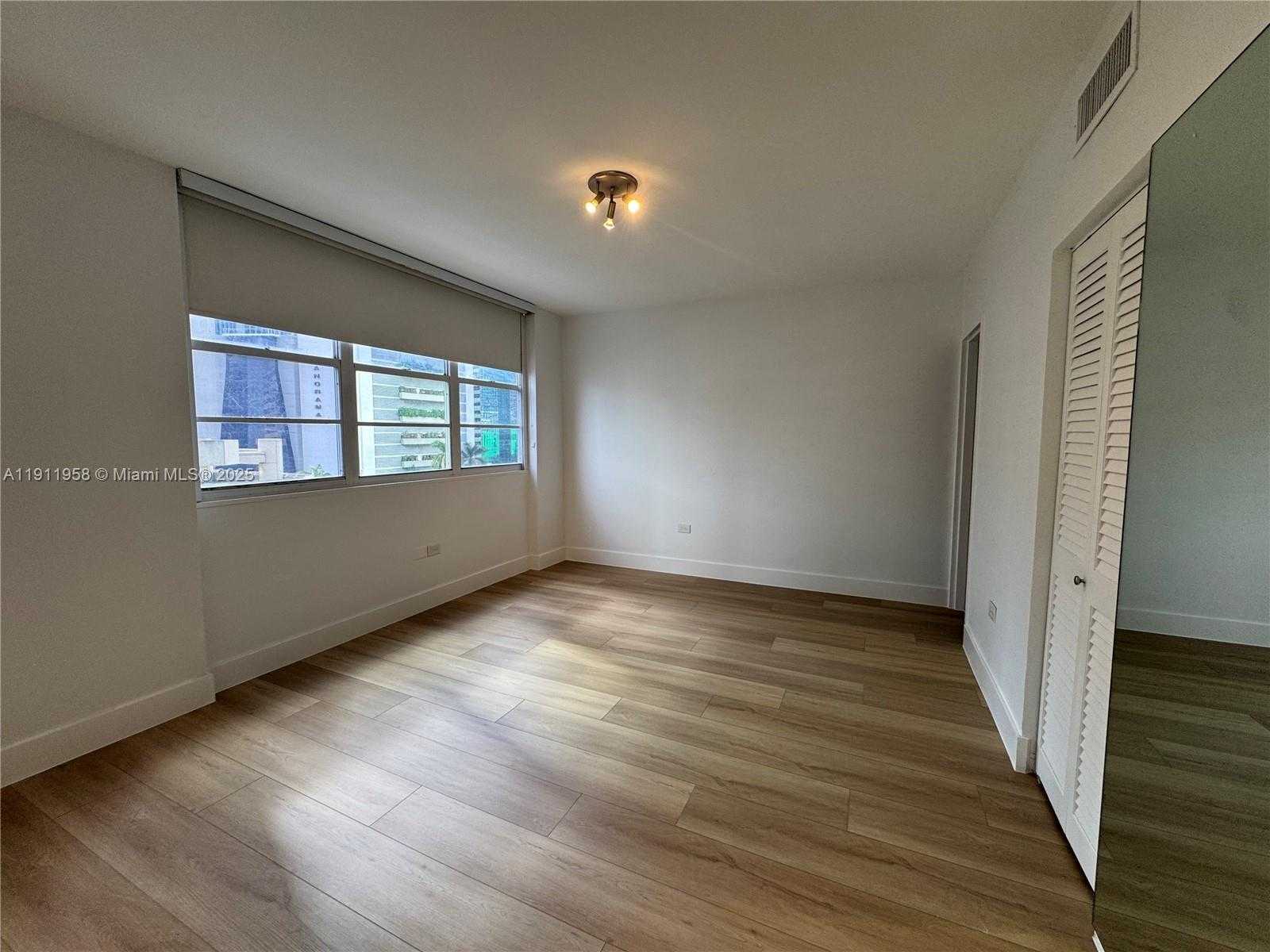 Small Image of 999 BRICKELL BAY DR #801, Miami Number 16