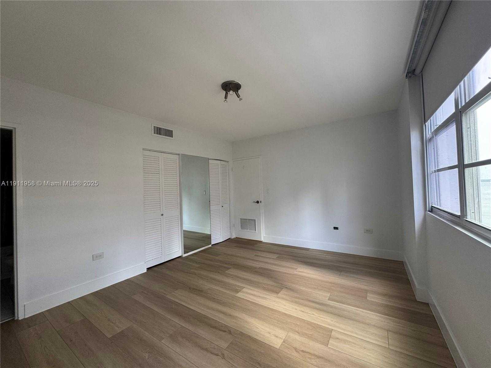 Small Image of 999 BRICKELL BAY DR #801, Miami Number 18