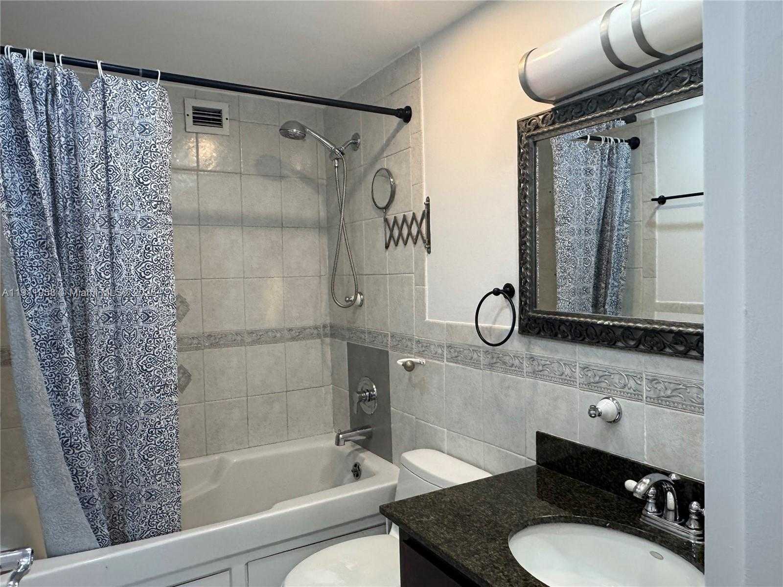 Small Image of 999 BRICKELL BAY DR #801, Miami Number 21