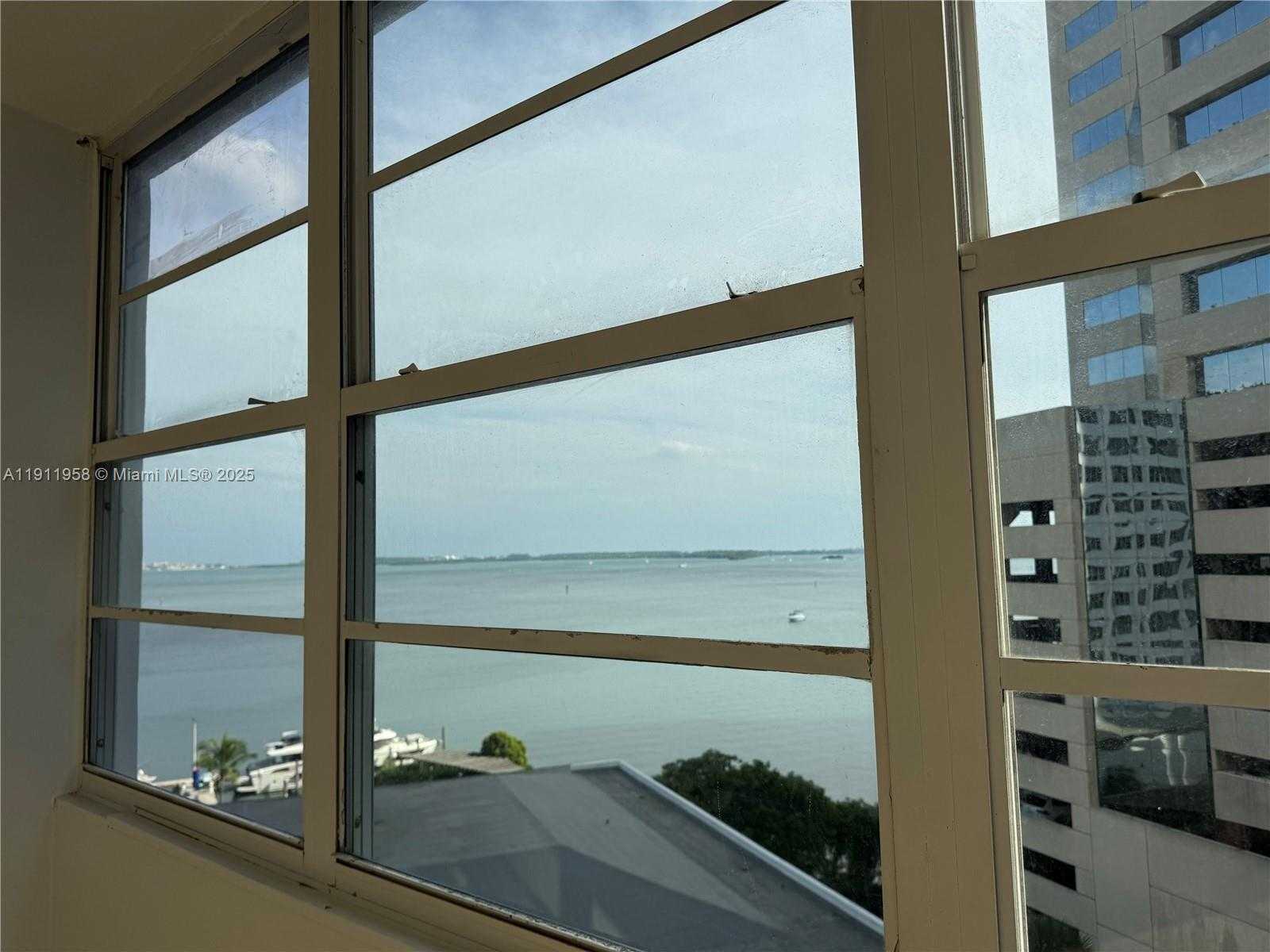 Small Image of 999 BRICKELL BAY DR #801, Miami Number 4