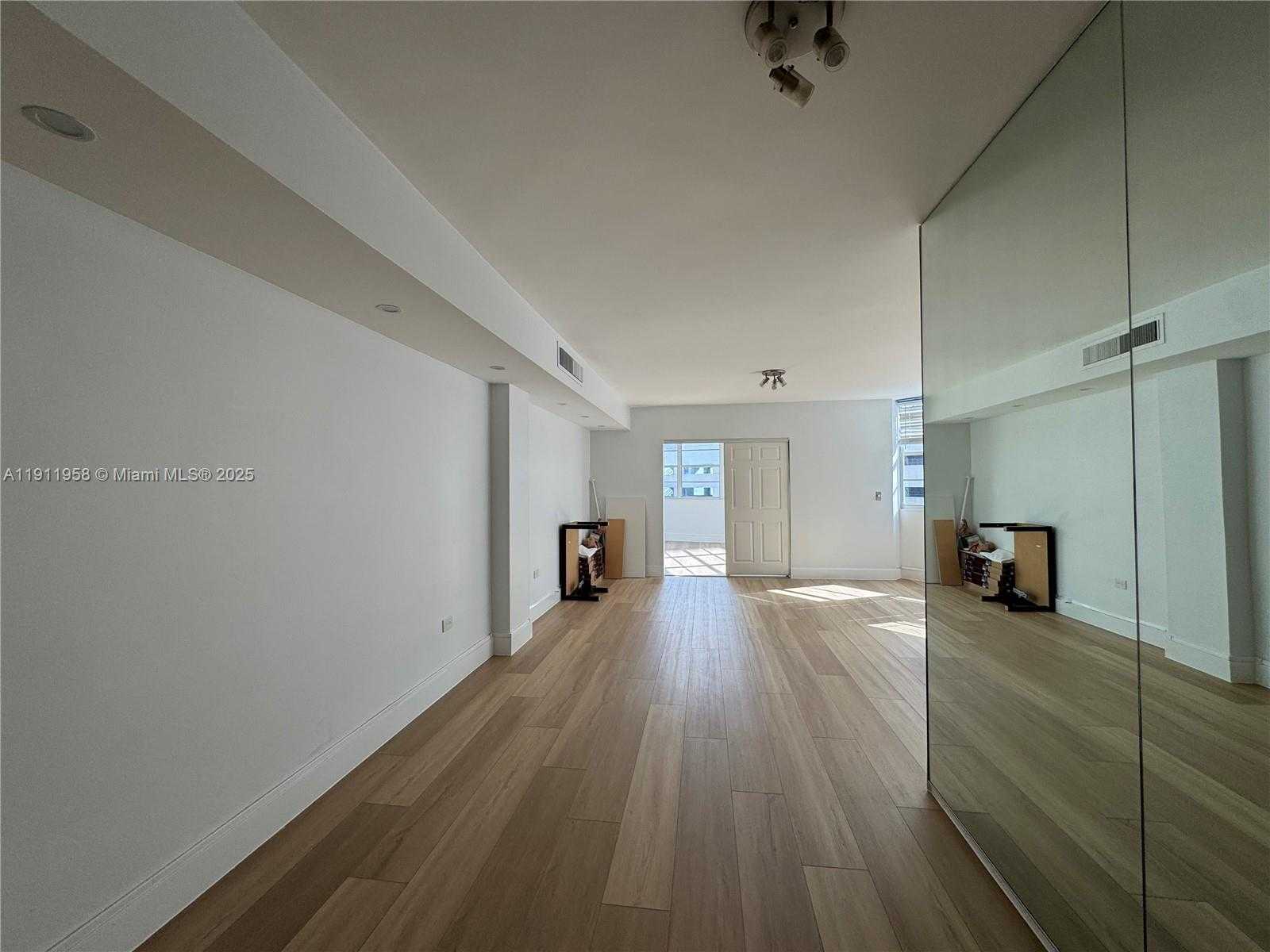 Small Image of 999 BRICKELL BAY DR #801, Miami Number 7