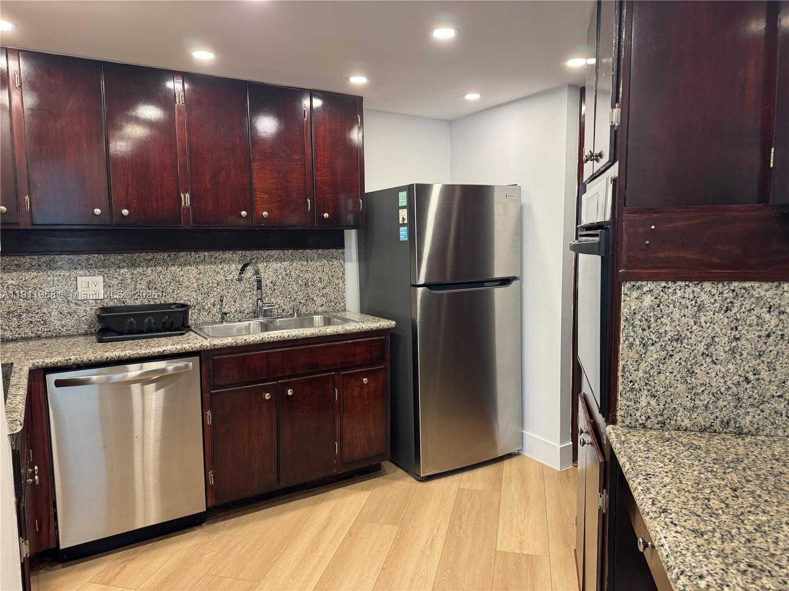 Small Image of 999 BRICKELL BAY DR #801, Miami Number 8