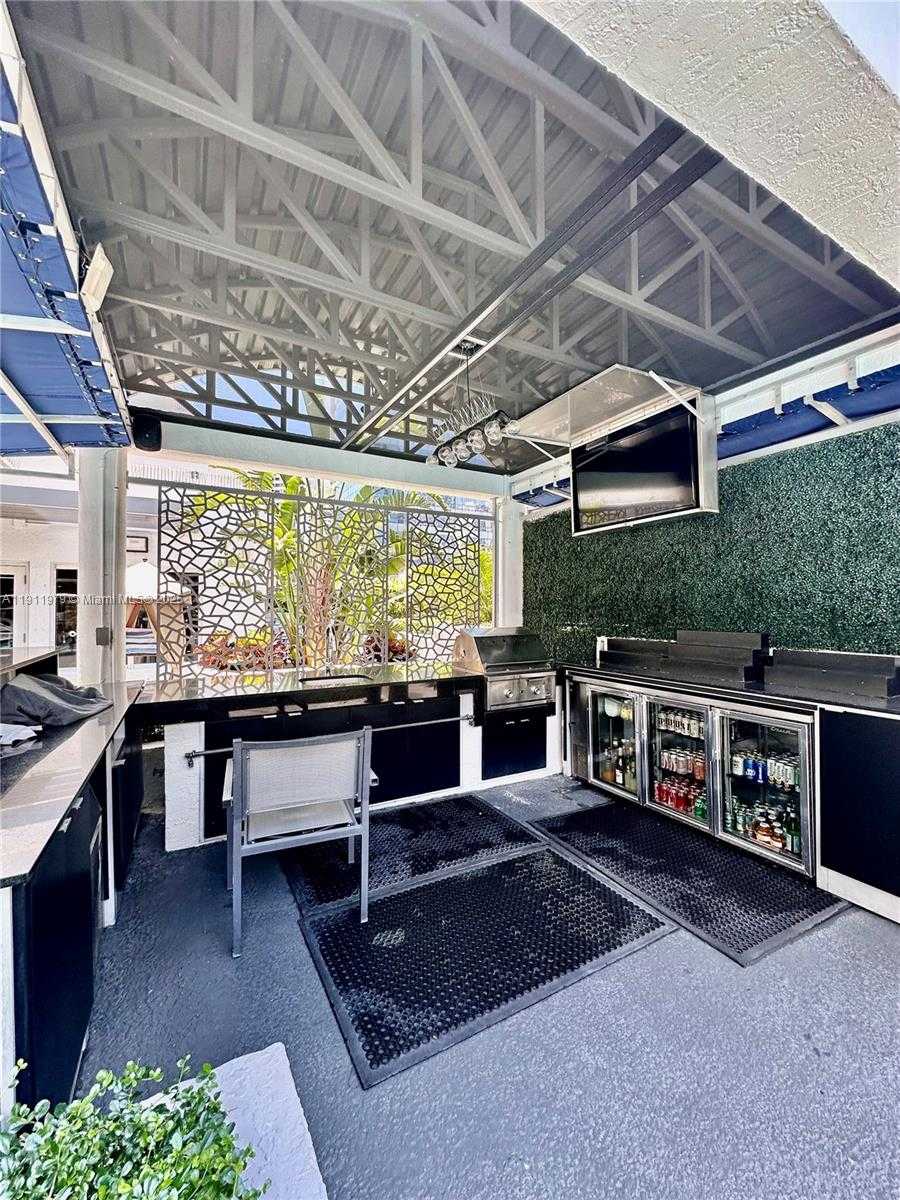 Small Image of 185 SOUTH EAST 14TH TER #2911, Miami Number 9