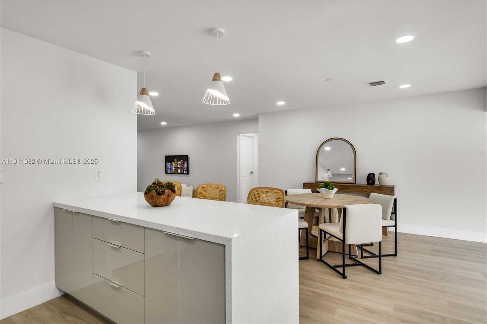 Small Image of 3920 HAYES ST, Hollywood Number 10