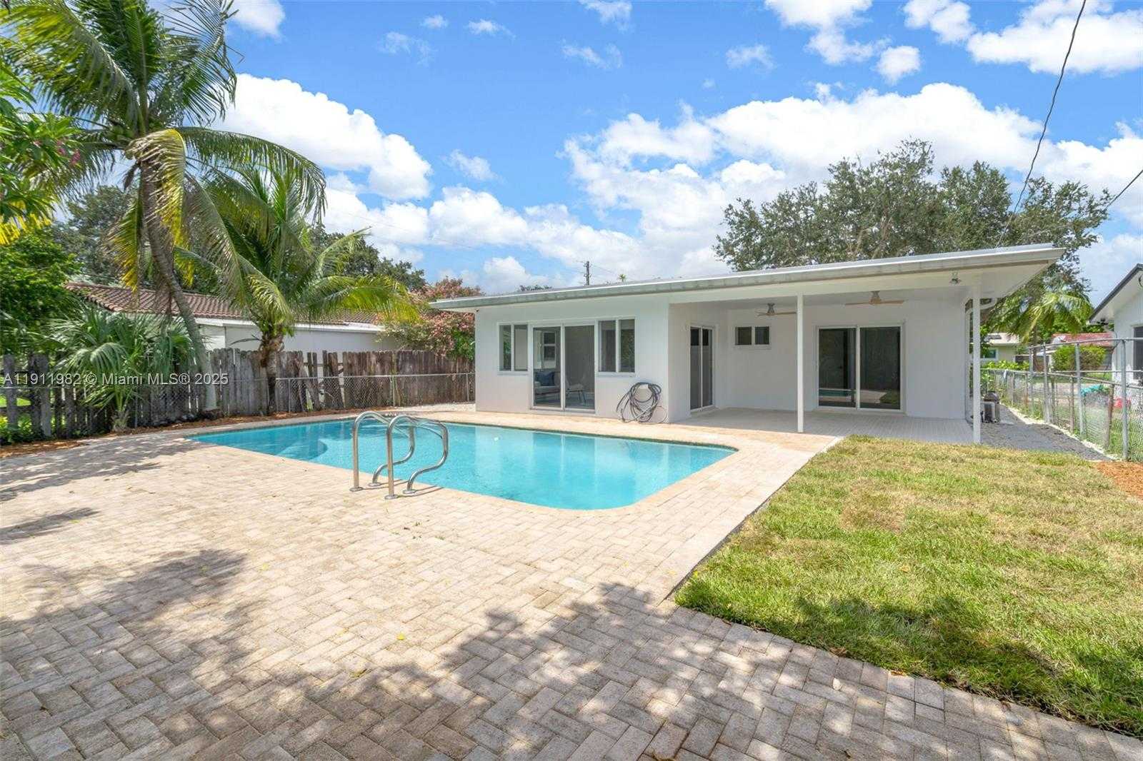 Small Image of 3920 HAYES ST, Hollywood Number 25