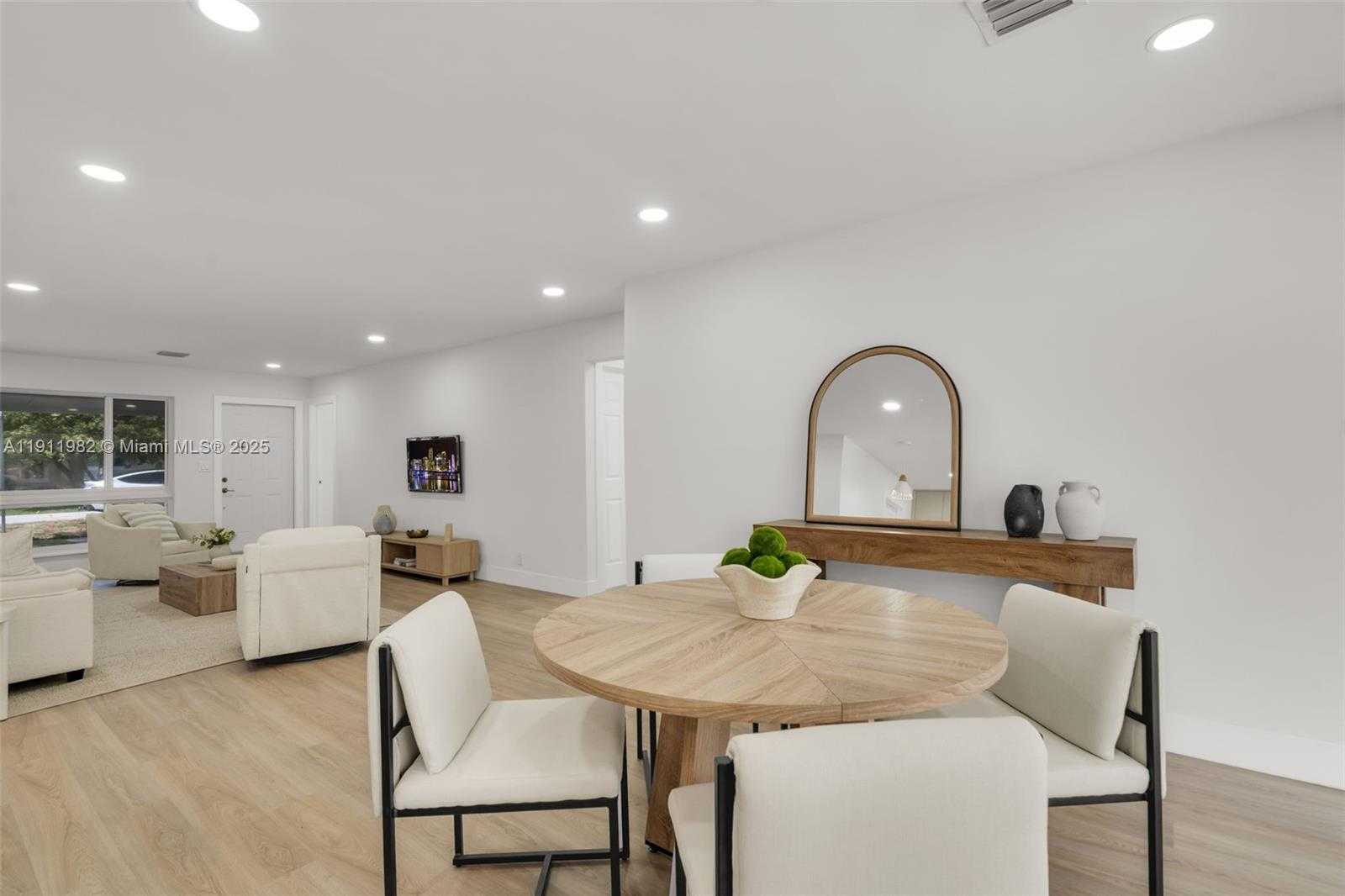 Small Image of 3920 HAYES ST, Hollywood Number 6